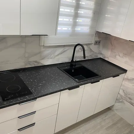 Apartman Calamari 1 & 2 *